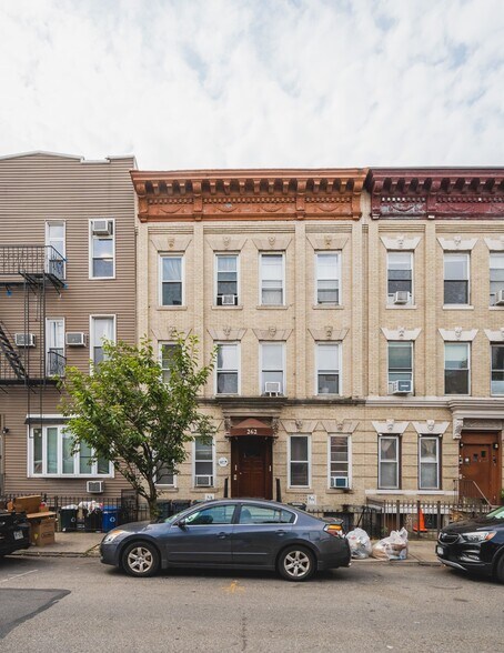 More Photos Of 262 Withers St, Brooklyn Apartments For Sale