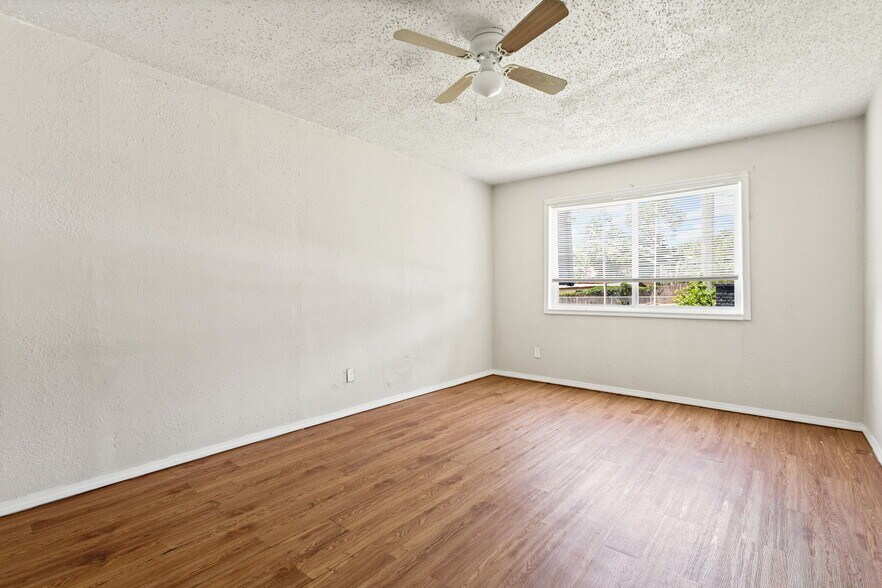 More Photos Of 7550 NW 10th St, Oklahoma City Apartments For Sale