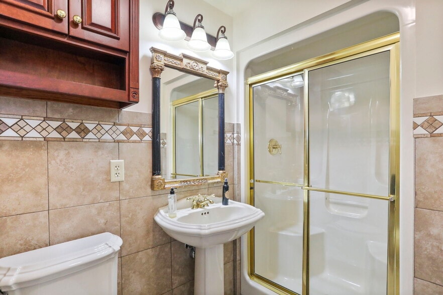 More Photos Of 14111-14113 Pennsylvania Ave, Hagerstown Freestanding For Sale