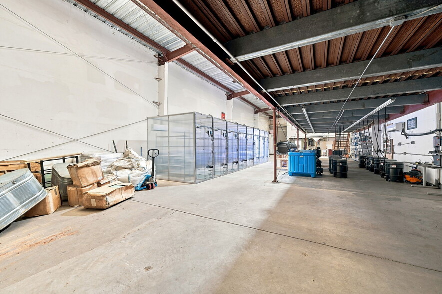 More Photos Of 2757 16th St, San Francisco Warehouse For Lease
