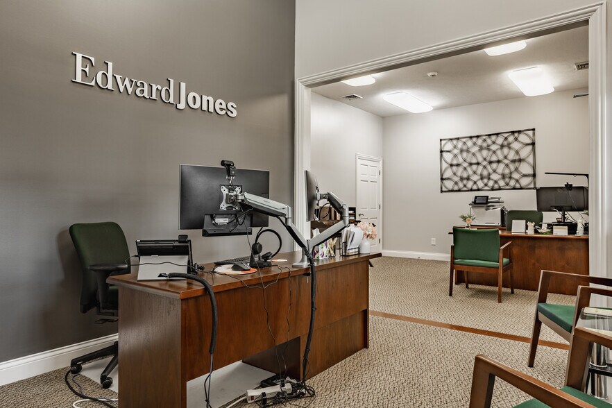 More Photos Of 698 Oldefield Commons Dr, Greenwood Medical For Sale