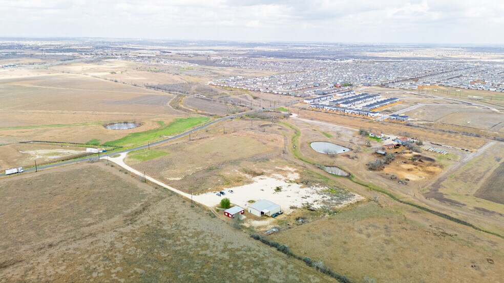 More Photos Of 2330 Schuwirth Rd, Converse Warehouse For Lease