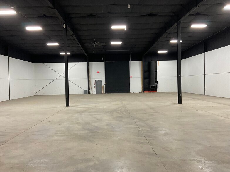 More Photos Of 1031 Appleton Rd, Menasha Industrial For Lease