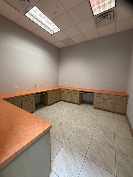 More Photos Of 3543 W US Highway 83, Rio Grande City Office For Lease