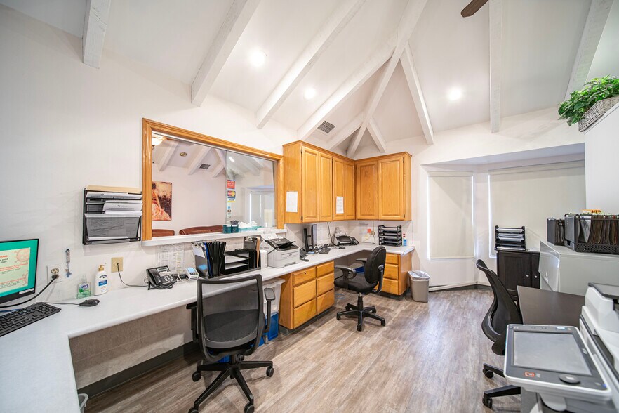 More Photos Of 315 E Route 66, Glendora Healthcare For Lease