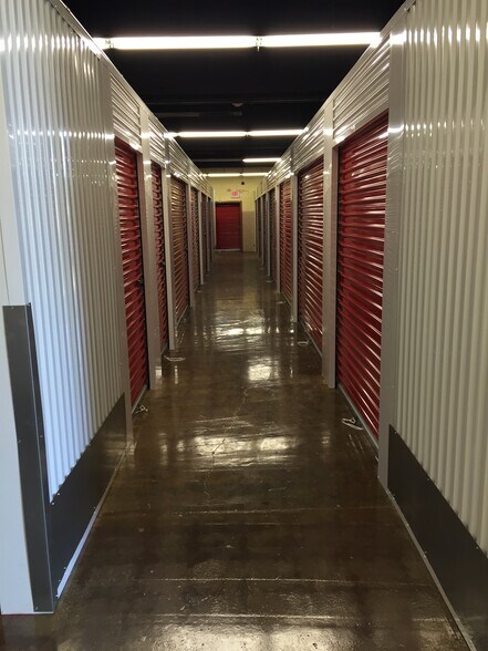 More Photos Of 402 Elm St, Clairton Self Storage For Sale