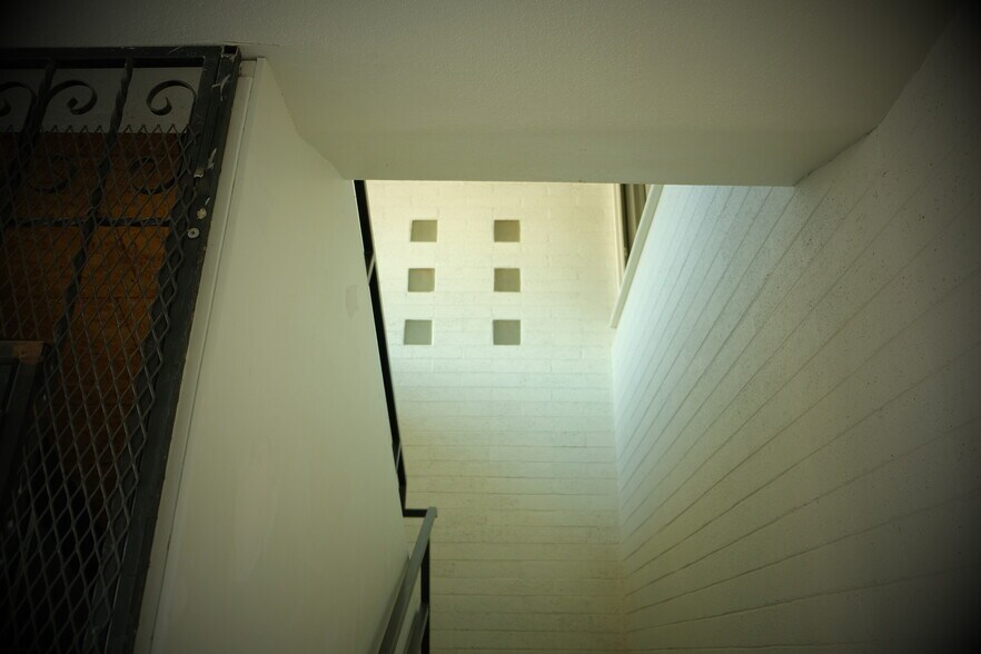 More Photos Of 906 N Alvarado St, Los Angeles Storefront Retail Office For Lease