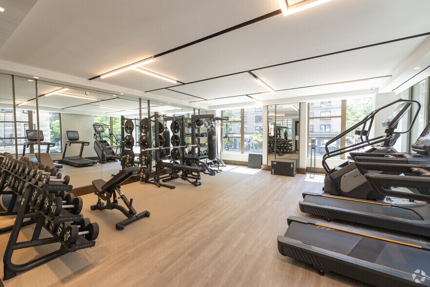 More Photos Of 2461 Broadway, New York Apartments For Lease