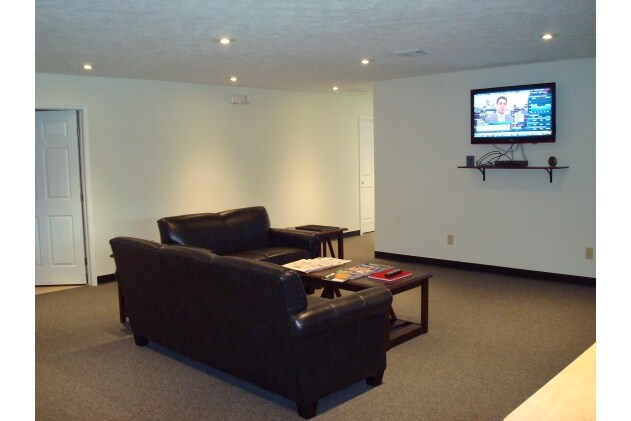 More Photos Of 730 Lenox Ave, Oneida Storefront Retail Office For Sale