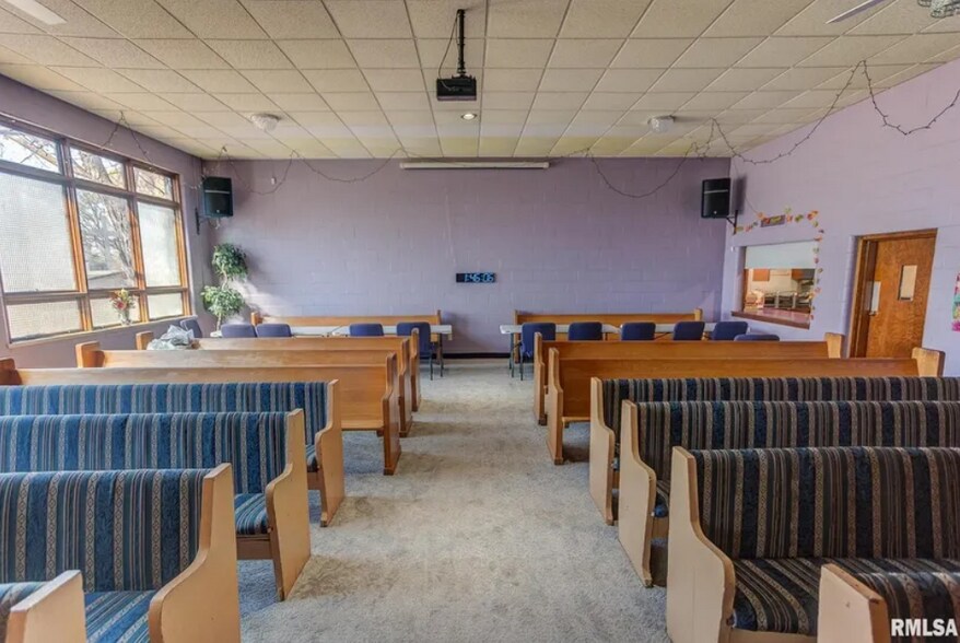 More Photos Of 104 N Pine St, Centralia Religious Facility For Sale