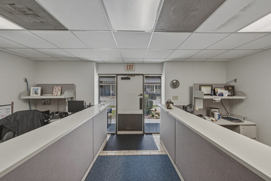 More Photos Of 215 Mary Reckeweg Way, Bartow Office For Sale