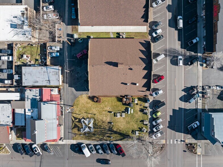 More Photos Of 352 E Hood Ave, Sisters General Retail For Sale