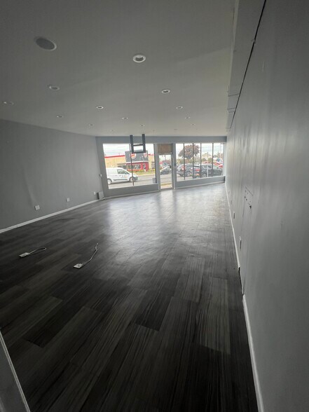 More Photos Of 1845-1849 Straight Path, Lindenhurst Freestanding For Lease