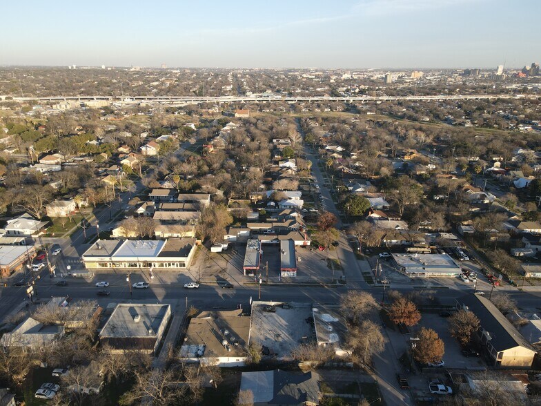 More Photos Of 1649 W Craig Pl, San Antonio Carwash For Sale