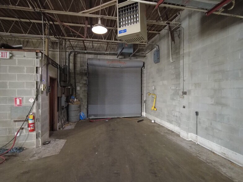 More Photos Of 924 9th Ave, Columbus Warehouse For Lease