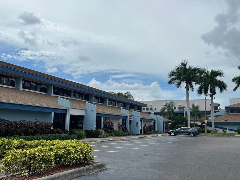 More Photos Of 12995 S Cleveland Ave, Fort Myers Unknown For Lease