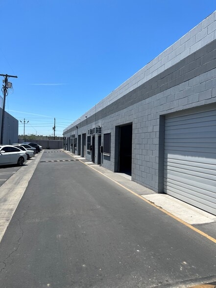 More Photos Of 13026 Saticoy St, North Hollywood Warehouse For Lease