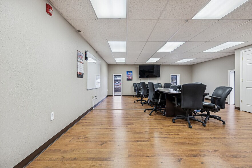 More Photos Of 3502 Dickerson Pike, Nashville Flex For Sale