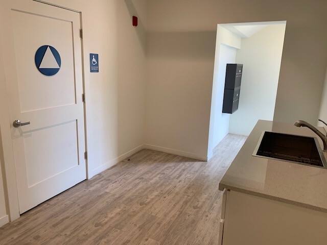 More Photos Of 1926 Park St, Alameda Loft Creative Space For Lease