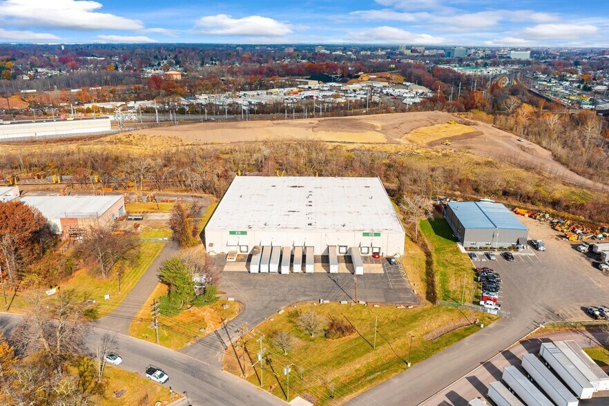 More Photos Of 279 Canal Rd, Fairless Hills Warehouse For Lease