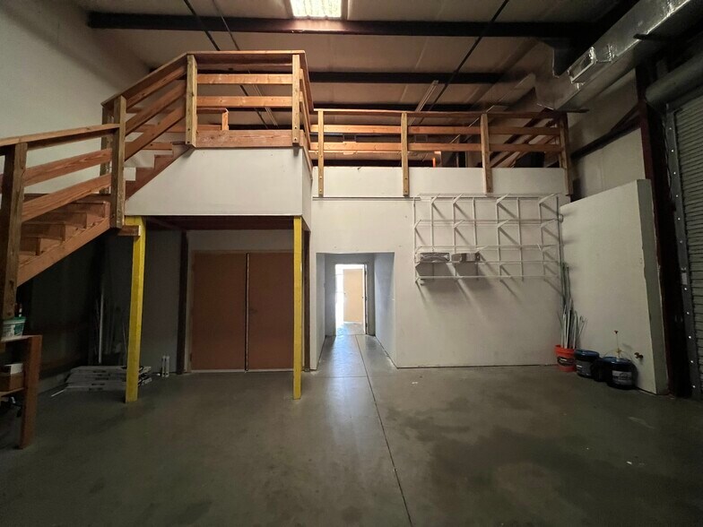 More Photos Of 10330 Chedoak Ct, Jacksonville Light Distribution For Sale