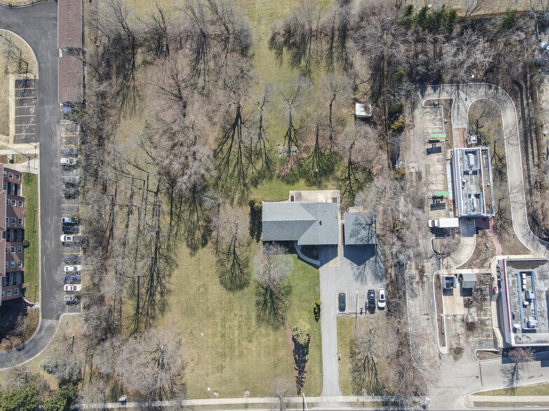 More Photos Of 22W421 ARMY TRAIL RD, Addison Flex For Sale