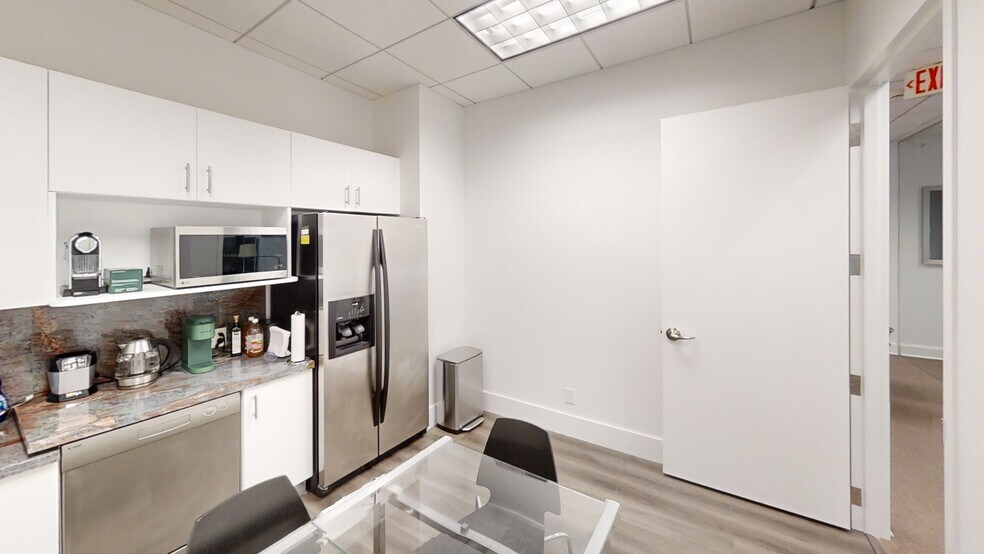 More Photos Of 175 SW 7th St, Miami Medical For Lease