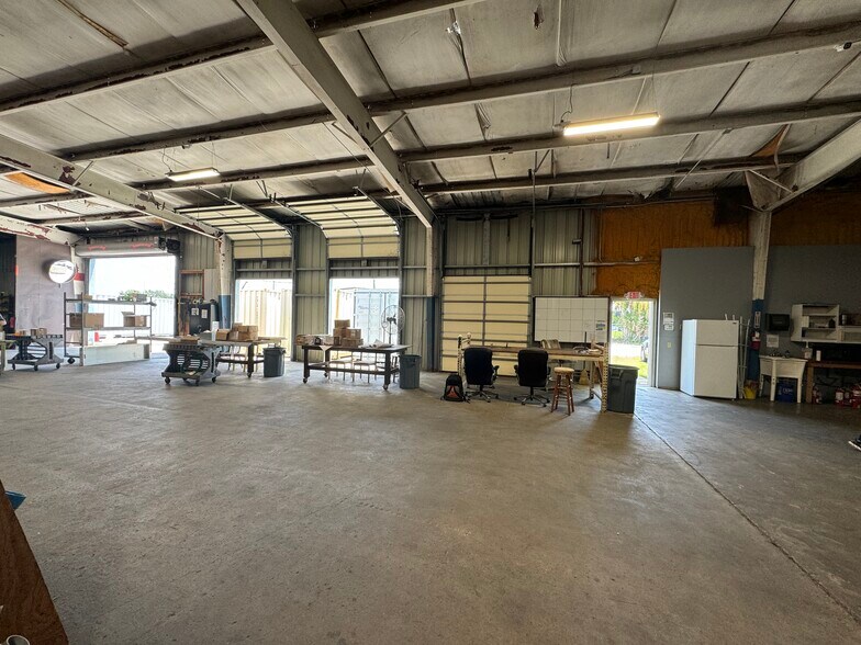 More Photos Of 5115 Frontage Rd N, Lakeland Manufacturing For Sale
