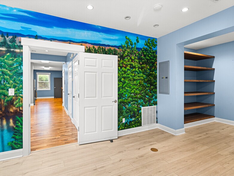 More Photos Of 14 Mimidis Ln, Swannanoa Office For Sale