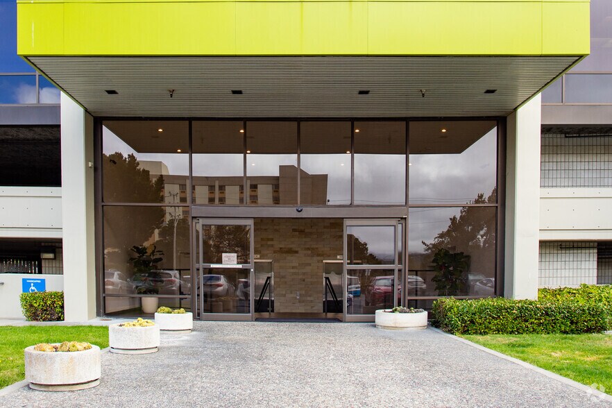 More Photos Of 800 Airport Blvd, Burlingame Office For Lease