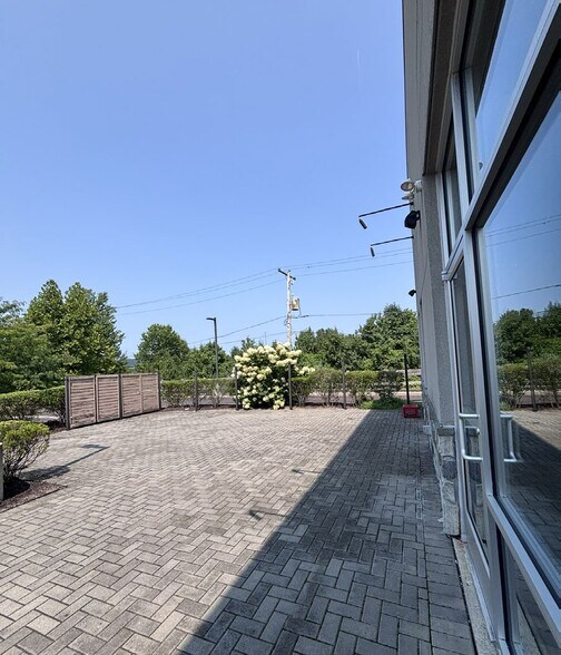 More Photos Of 5 Morehall Rd, Malvern Freestanding For Lease