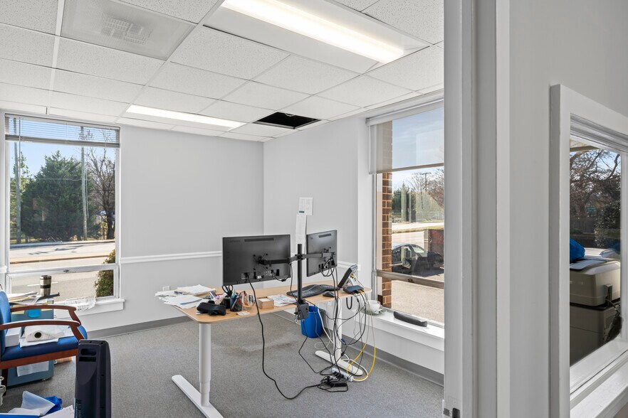 More Photos Of 7210 Old Keene Mill Rd, Springfield Medical For Lease