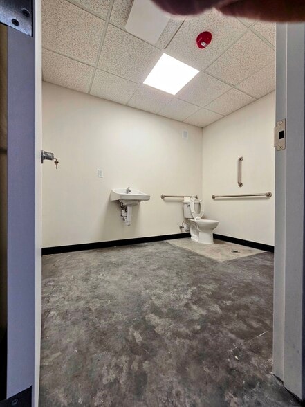 More Photos Of 13833 E Briarwood Ave, Centennial Light Distribution For Sale