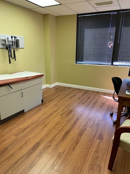 More Photos Of 11219 Financial Centre Pky, Little Rock Medical For Lease