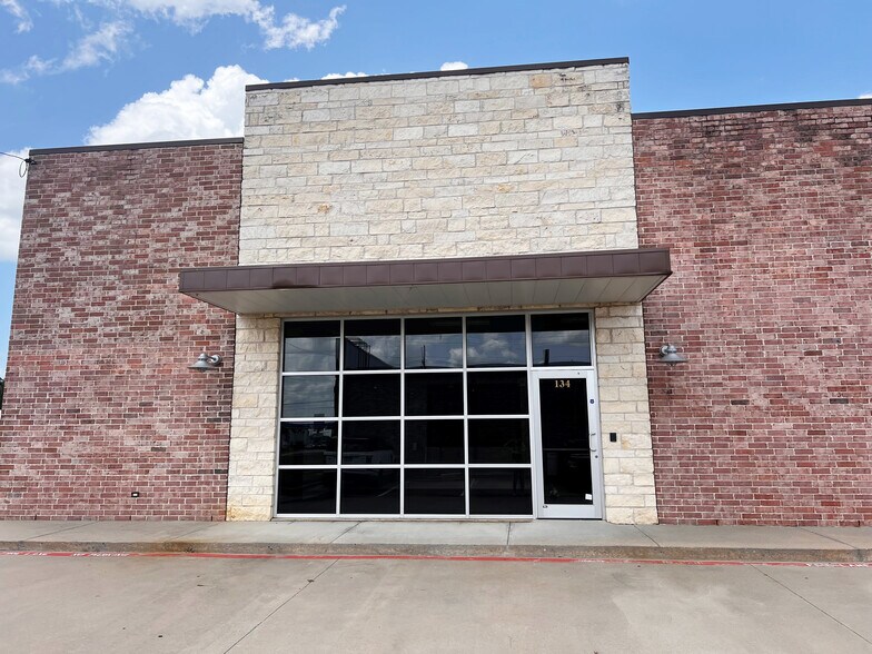 Primary Photo Of 3010 W University Blvd, Durant Office For Lease
