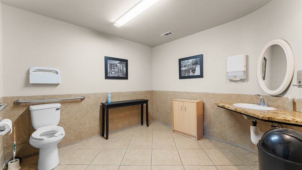 More Photos Of 355 Panama Ave, Chico Flex For Sale