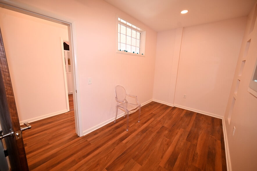 More Photos Of 723 S Charles St, Baltimore Office Residential For Sale