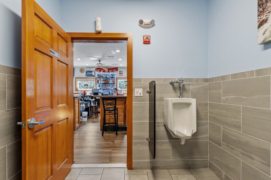 More Photos Of 80 Honora Ave ave, Dracut General Retail For Sale