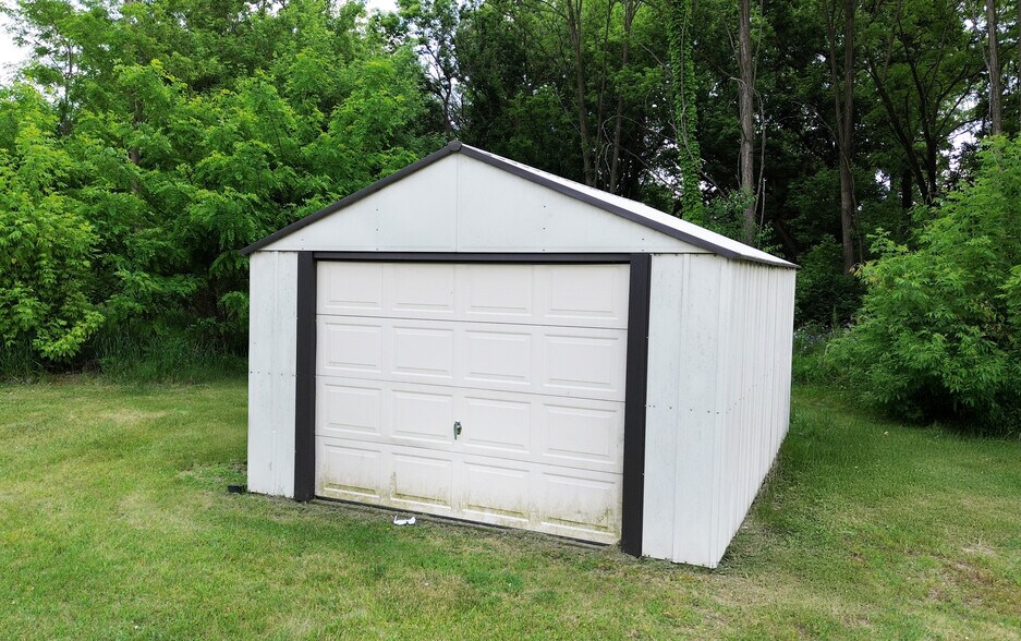 More Photos Of 2398 Grange Hall rd, Holly Land For Sale