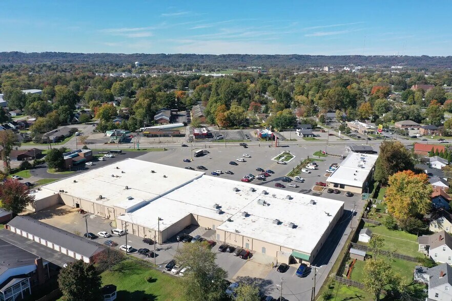 More Photos Of 2608-2016 Charlestown Rd, New Albany Freestanding For Lease