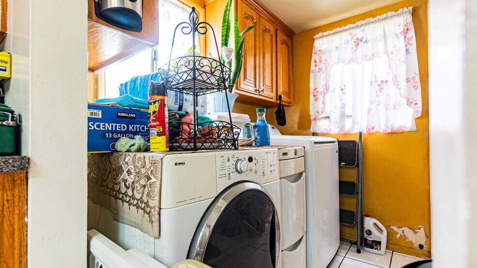 More Photos Of 4656 Floral Dr, Los Angeles Industrial For Sale