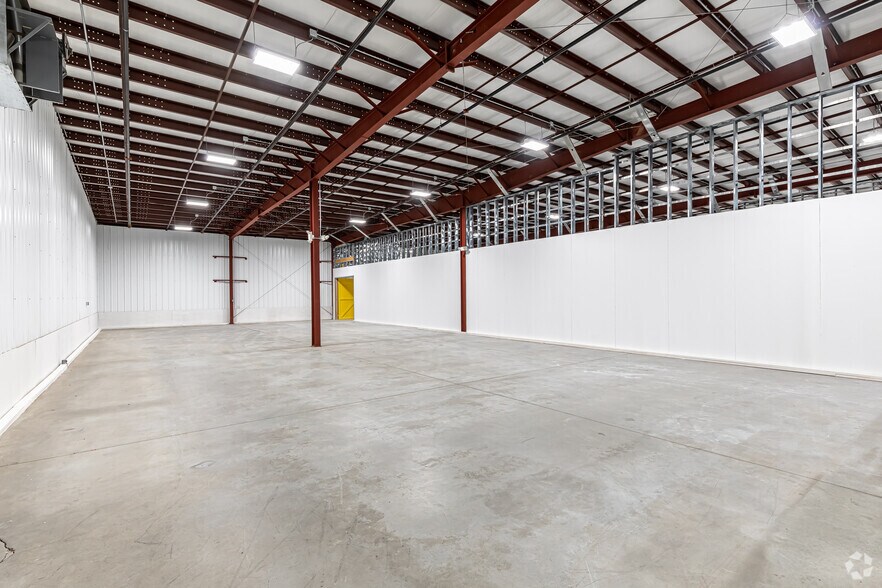 More Photos Of 299 Industrial Ln, Torrington Distribution For Lease