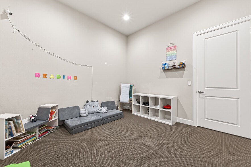 More Photos Of 5757 Flewellen Oaks Ln, Fulshear Office For Lease