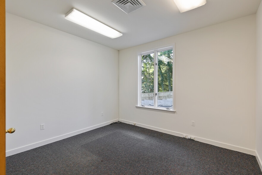 More Photos Of 8417 Patterson Ave, Richmond Office For Lease
