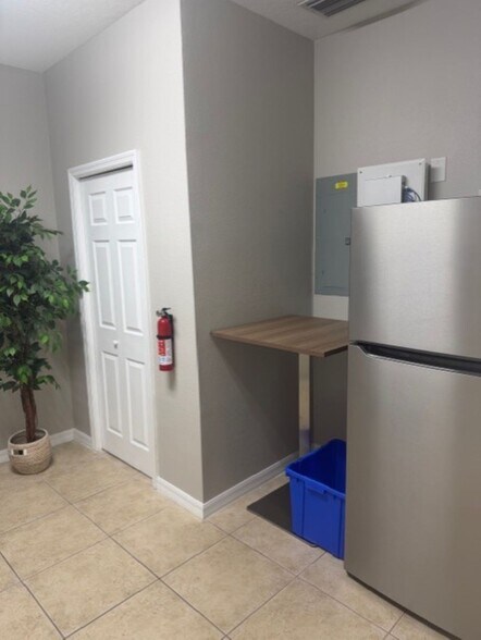 More Photos Of 12167-12169 W Linebaugh Ave, Tampa Office For Lease