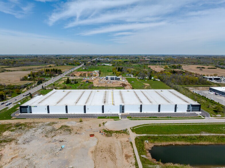 More Photos Of 22 Medicorum Pl, Hamilton Distribution For Lease