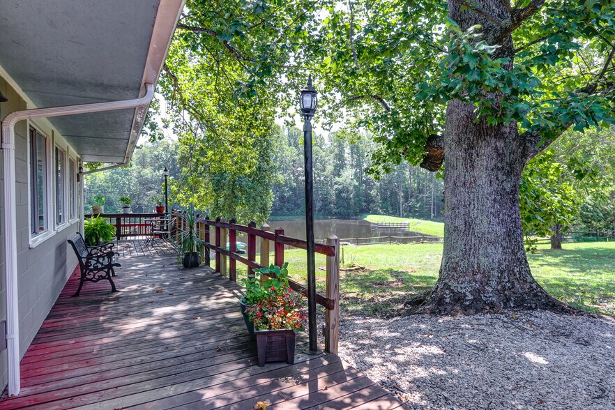 More Photos Of 1105 W Lake Rd, Spout Spring Trailer Camper Park For Sale