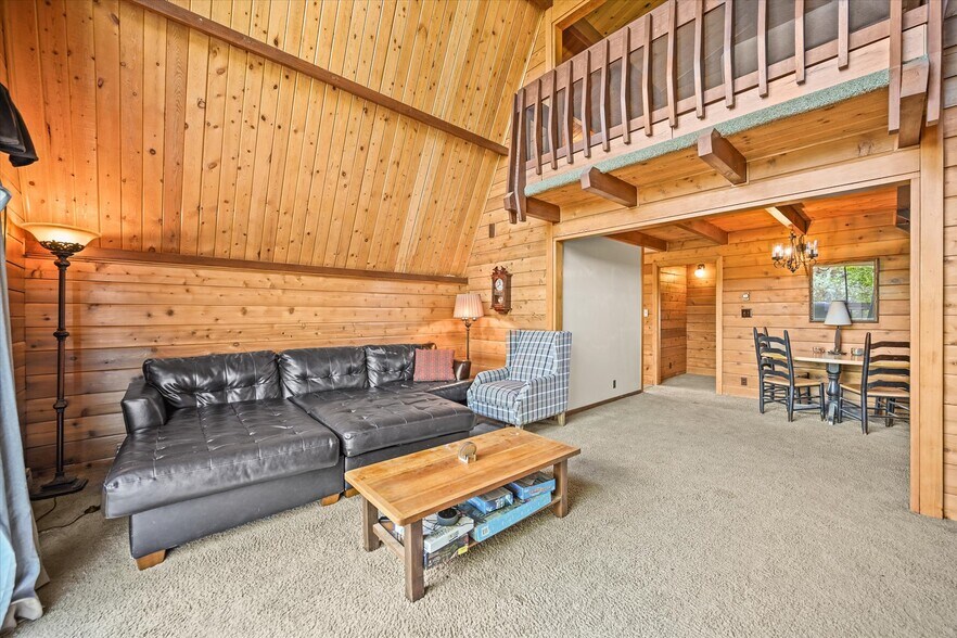 More Photos Of 1335 S Kio St, Watkins Veterinarian Kennel For Sale