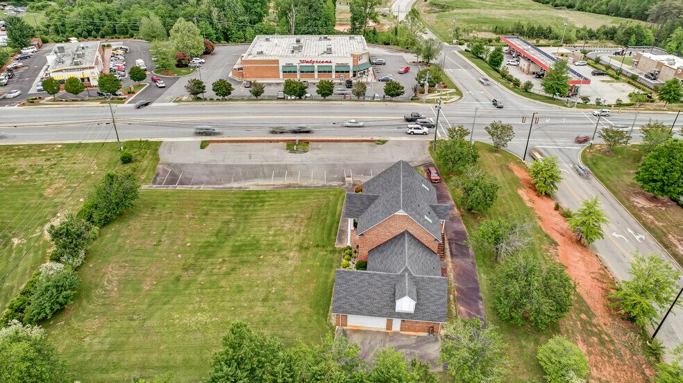 More Photos Of 1000 Liberty St E, York General Retail For Sale