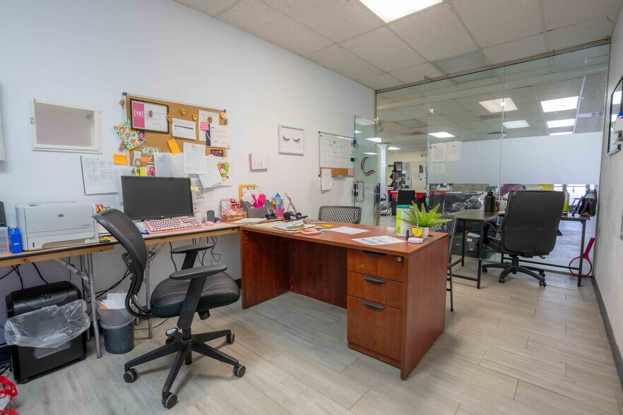 More Photos Of 2627 W Florida Ave, Hemet Office For Lease